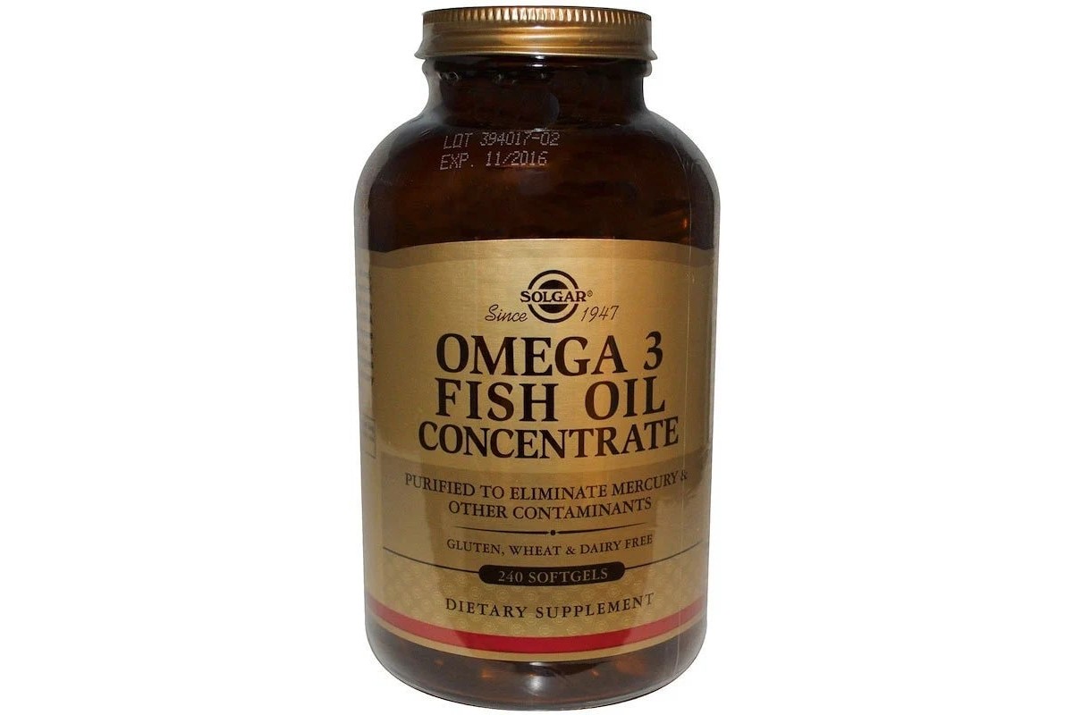 Хорошие omega 3. Омега Солгар 100 капсул. Solgar концентрат рыбьего жира Омега-3. Солгар витамин д 2000ме. Солгар Омега 3 капсулы.